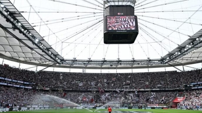 FBL-GER-BUNDESLIGA-FRANKFURT-COLOGNE