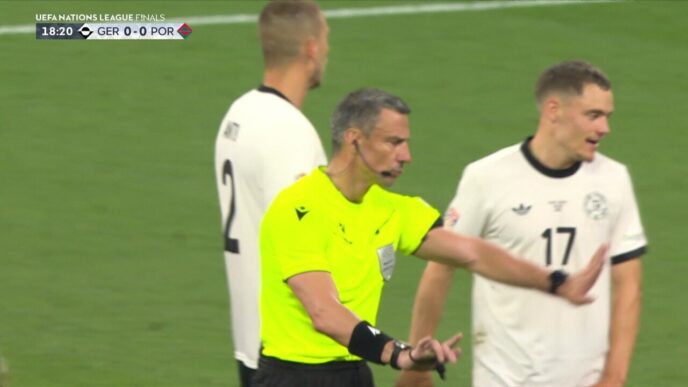 Alexander Isak atuando pelo Liverpool
