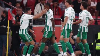 Rio Ave vence Benfica com golaço de ex-Flamengo - Benfica