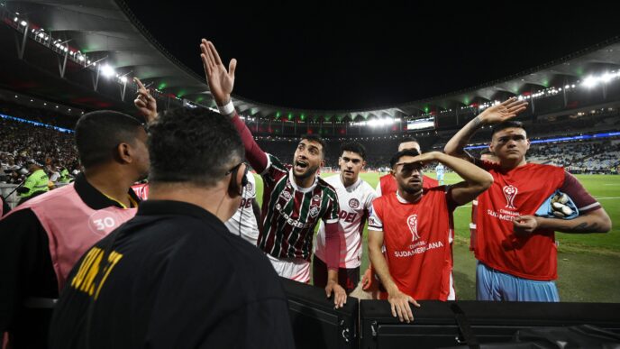 Confusão Fluminense x Lanús - Fluminense