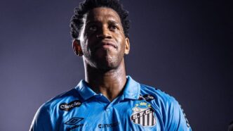 Gil se aposentou do futebol (Foto: Raul Baretta/ Santos FC)