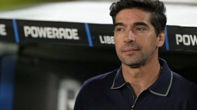 Abel Ferreira antes de River Plate x Palmeiras pela Libertadores (Foto: Juan MABROMATA / AFP)