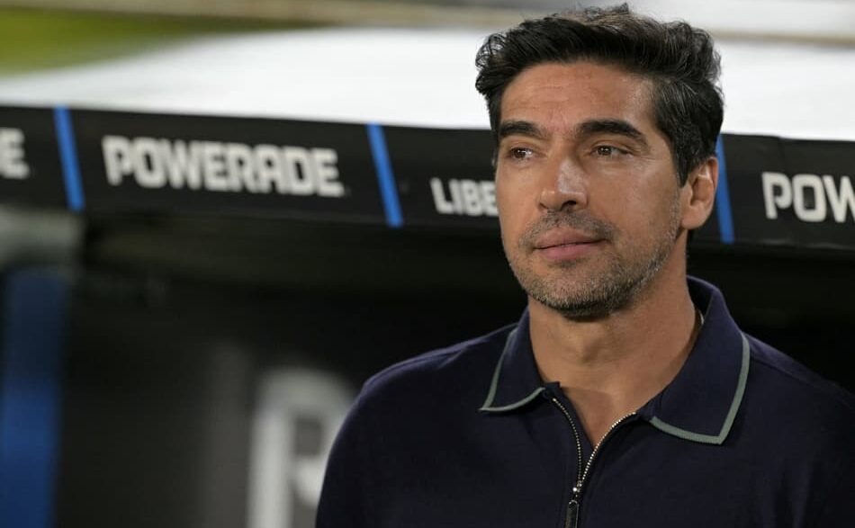 Abel Ferreira antes de River Plate x Palmeiras pela Libertadores (Foto: Juan MABROMATA / AFP)