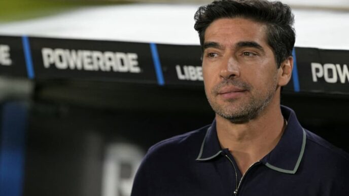 Abel Ferreira antes de River Plate x Palmeiras pela Libertadores (Foto: Juan MABROMATA / AFP)