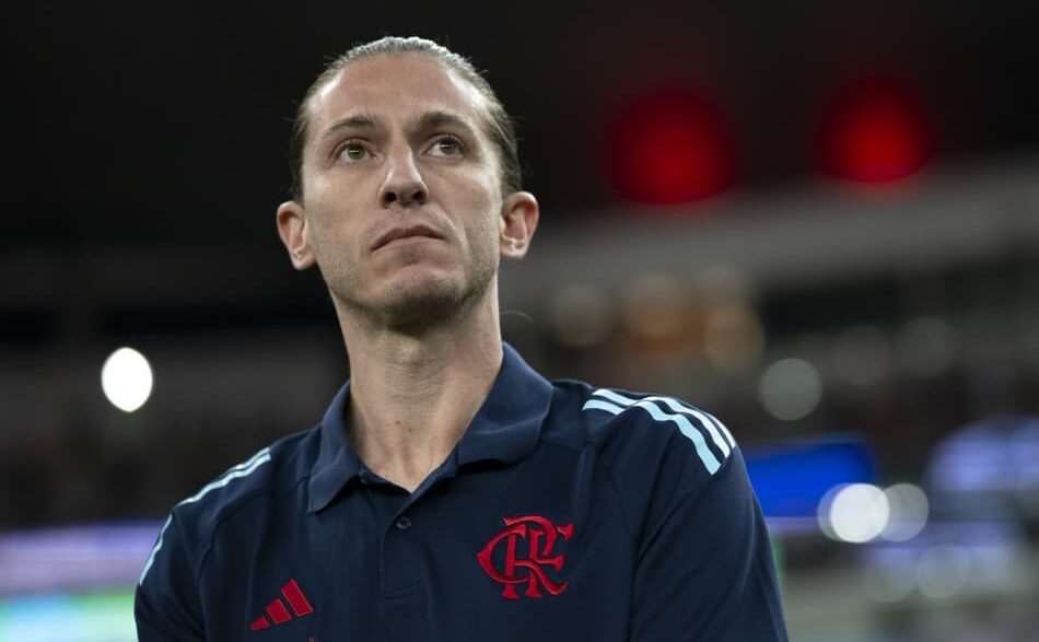 Filipe Luis, técnico do Flamengo, durante partida contra o Botafogo-PB no Maracanã pela Copa Do Brasil 2025 (Foto: Jorge Rodrigues/AGIF)