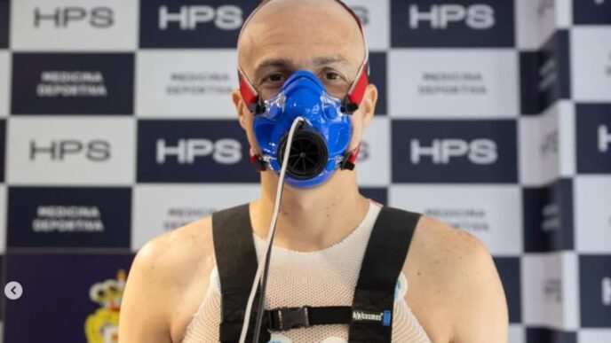 Kirian Rodríguez, atleta do Las Palmas, faz exame médico no começo da temporada atual (foto: Divulgação/ redes sociais)