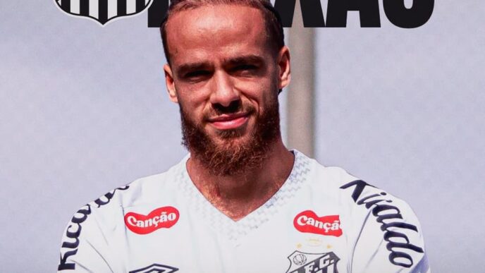 Jogador foi anunciado oficialmente pelo Santos (Foto: Divulgação)