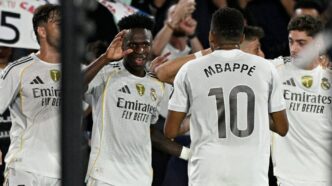 Jogadores do Real Madrid comemorando o gol do Real Madrid