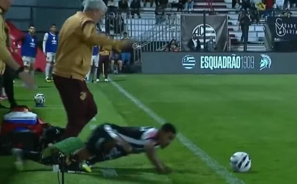 Odair Hellmann Athletico Athletic carrinho