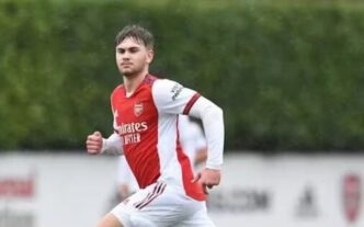 Billy Vigar foi revelado pelo Arsenal (Foto: Reprodução)