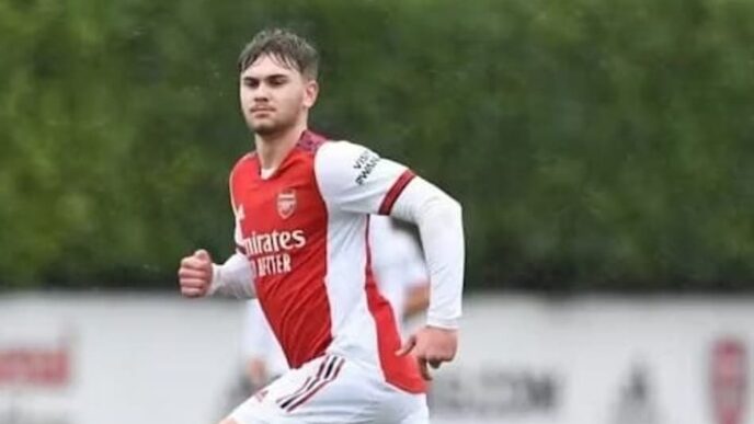 Billy Vigar foi revelado pelo Arsenal (Foto: Reprodução)