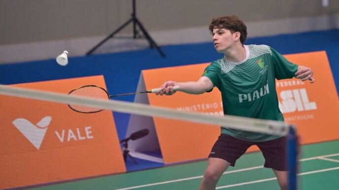 Fhelipe Lennon na vitória na final do badminton nos Jogos da Juventude (Foto: COB/Divulgação)