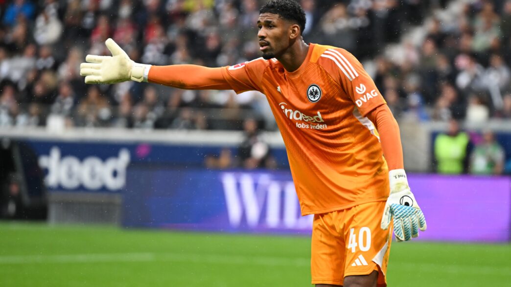 Kauã Santos volta ao gol do Frankfurt - Eintracht Frankfurt