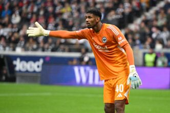 Kauã Santos volta ao gol do Frankfurt - Eintracht Frankfurt