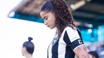 Grazy celebra título do Botafogo Feminino