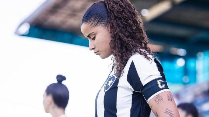 Grazy celebra título do Botafogo Feminino