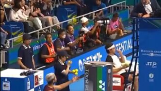 Carlos Alcaraz celebra vitória em Tóquio
