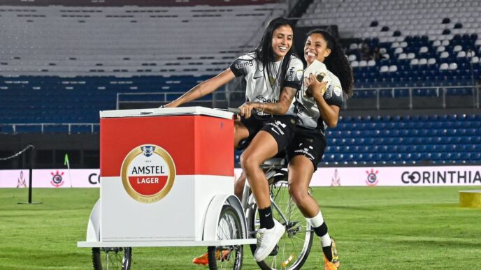 Logomarca da Amstel em destaque, patrocinadora da Libertadores Feminina.