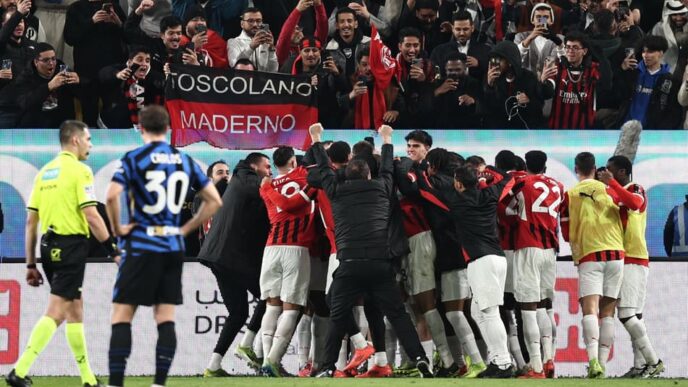 Jogadores do Milan comemoram gol da virada na Supercopa da Itália