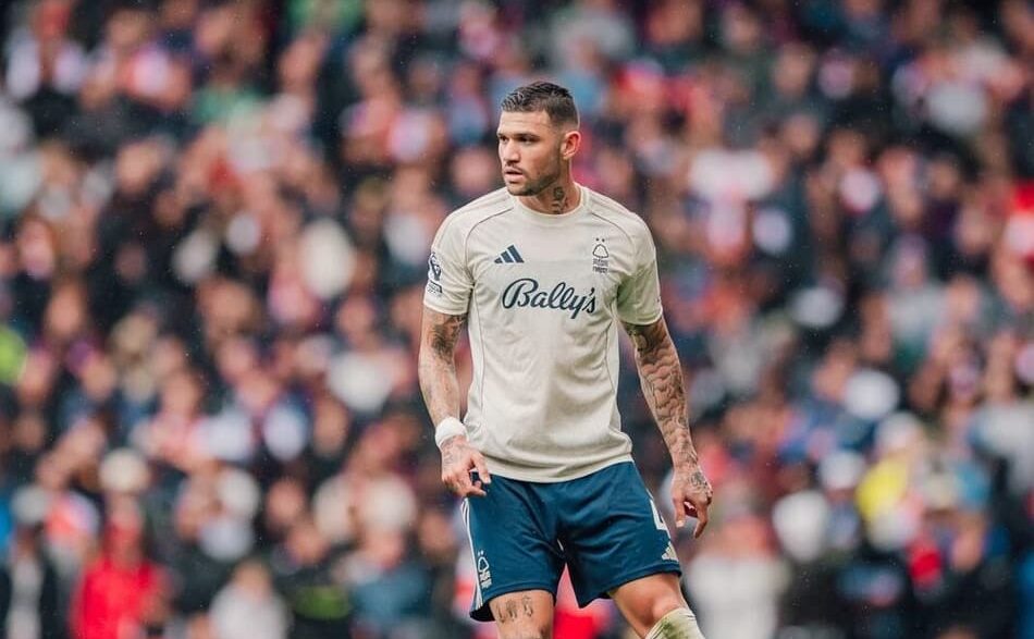 Morato vem sendo titular na defesa do Nottingham Forest (Foto: Divulgação/Nottingham Forest)