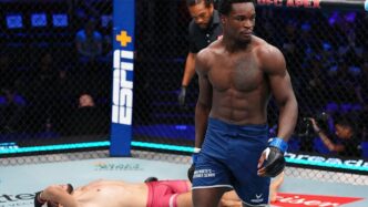 Damian Pinas nocauteando Vitor Costa no Contender Series