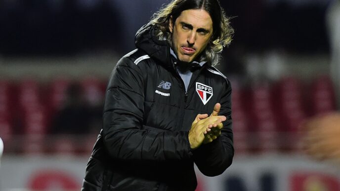 Fluminense contrata Luís Zubeldía - Fluminense
