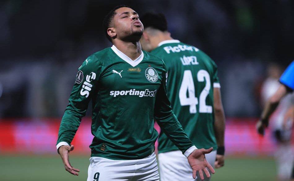 vitor roque palmeiras