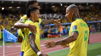 Richarlison comemora gol pela Seleção Brasileira