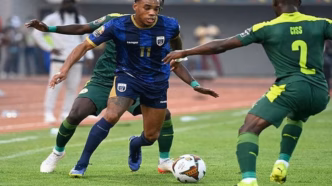 Jogadores de Cabo Verde em ação durante as Eliminatórias para a Copa do Mundo de 2026.