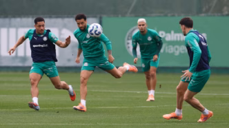 Treino do Palmeiras na Academia do Futebol em preparação para o clássico contra o São Paulo, com foco na disputa pelo Brasileirão.