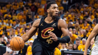 Donovan Mitchell em ação pela NBA.