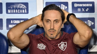 Fernando Diniz, técnico do Fluminense, em jogo contra o Juventude.