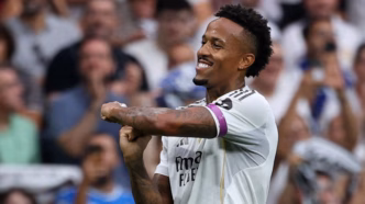 Eder Militão comemora gol pelo Real Madrid em partida da La Liga.
