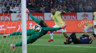 Paulo Henrique comemora gol da Seleção Brasileira contra o Japão em amistoso.