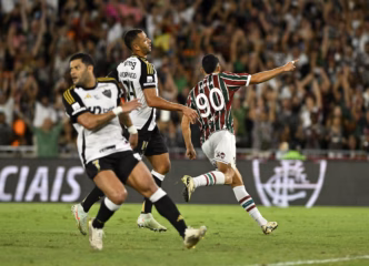 Serna comemora gol em Fluminense x Atlético-MG, foto de André Durão.