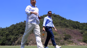 John Textor e Thairo Arruda no CT Lonier, em reunião sobre o futuro financeiro do Botafogo.