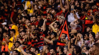 Torcida do Sport em jogo do Brasileirão, com esperança de permanência na Série A.