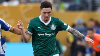 Aníbal Moreno, volante argentino do Palmeiras, em campo.