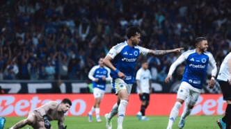 Kaio Jorge e Wanderson, atacantes do Cruzeiro, em ação.