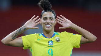 Amanda Gutierres com a camisa da Seleção Brasileira em partida da Copa América Feminina.
