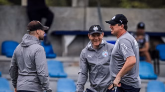 Rogério Ceni comanda treino do Bahia visando o confronto contra o São Paulo.