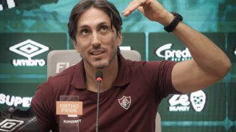 Fernando Diniz em entrevista coletiva após a vitória do Fluminense no Brasileirão.