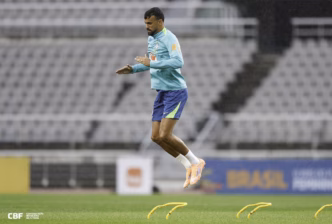 Fabrício Bruno em treinamento com a Seleção Brasileira, em preparação para amistosos na Ásia.