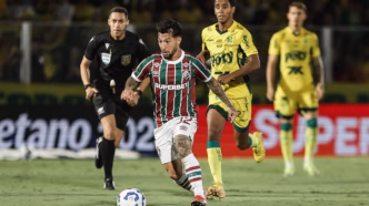 Lucho Acosta, jogador do Fluminense, em ação contra o Mirassol no Campeonato Brasileiro.