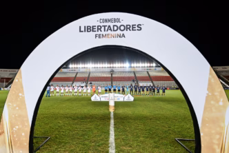Jogadoras em campo durante a Libertadores Feminina 2025 em Buenos Aires.