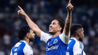 Christian comemora gol da vitória do Cruzeiro sobre o Fortaleza no Mineirão.