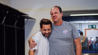 Everton Ribeiro reencontra Rogério Ceni antes de Bahia x Grêmio na Fonte Nova.