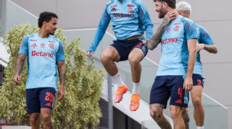 Allan, Léo Ortiz e Léo Pereira em treino do Flamengo nesta terça-feira visando a Libertadores.