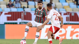 Ignácio em ação durante a partida do Fluminense contra o Internacional pelo Brasileirão 2025.