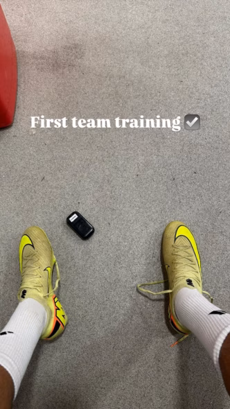 JJ Gabriel registrou seu primeiro treinamento com o time profissional do Manchester United.